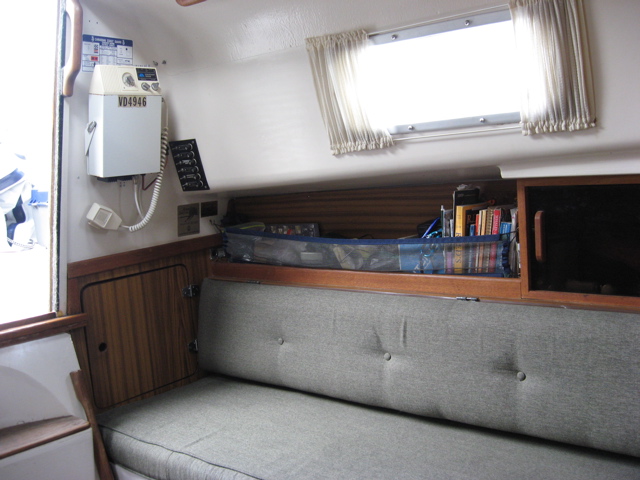 Port settee.JPG